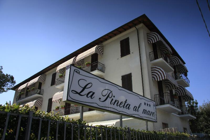 Hotel La Pineta Al Mare Форте-дей-Мармі Екстер'єр фото