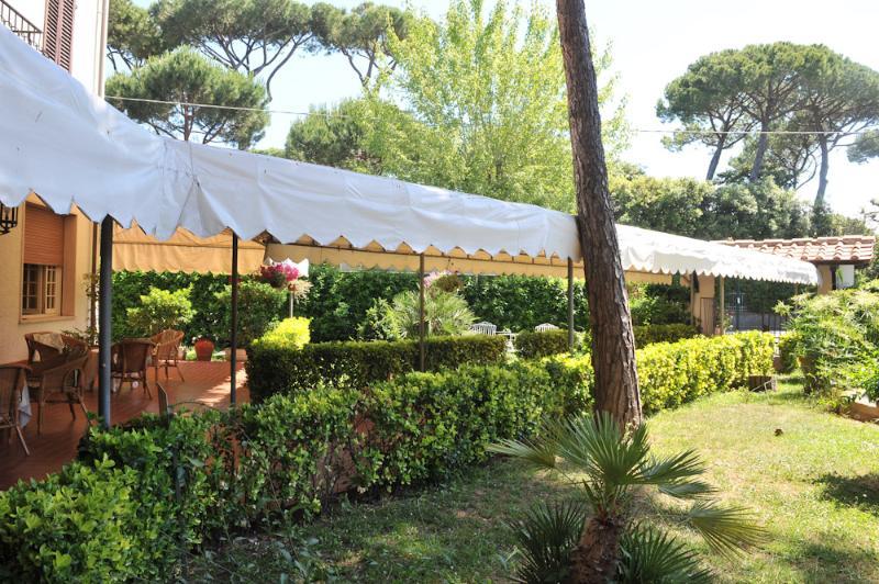 Hotel La Pineta Al Mare Форте-дей-Мармі Екстер'єр фото